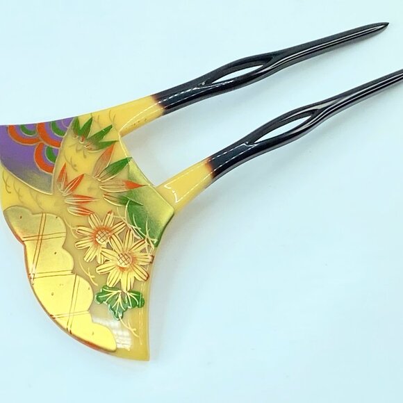 Japanese Tortoiseshell Style Gold Maki-e Bee Shaped Kanzashi Accessories GS620